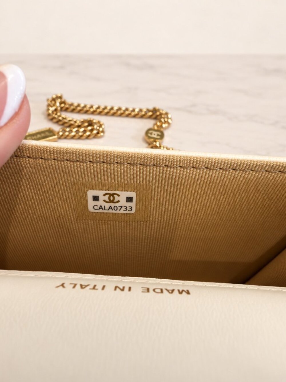 Chanel 22S White Quilted Lambskin Enamel Charm Clutch with Chain - Picture 4 of 7